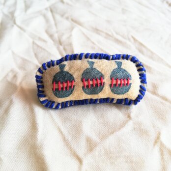 「くだもの3つ」刺繍ブローチの画像
