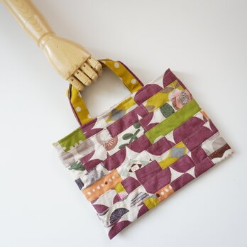 横長な手提げバッグ