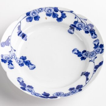古伊万里 染付輪花菊花文平鉢 1客 明治時代 D714 個体Bの画像