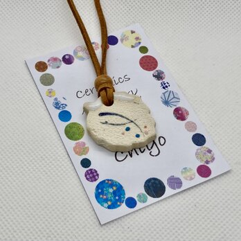 陶器のペンダント★陶器のネックレス★和柄葉っぱ白★茶紐の画像