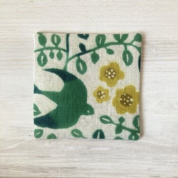 型染め コースター10センチ角「つばめと花」の画像