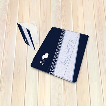 手帳型 iPadケース 【バックカバー：ハードタイプ】片面印刷/カメラ穴有【アイラブ・パグ（ネイビー）】の画像