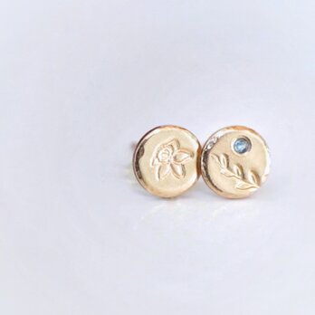 《選べる誕生花／誕生石 オリーブリーフ》ミニ スタッドピアス コイン シンプル ファースト アクアマリン ひまわり追加の画像