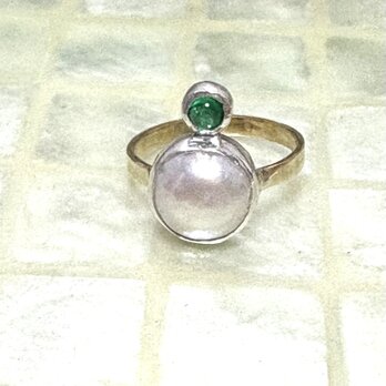 淡水パールと天然エメラルドのリング