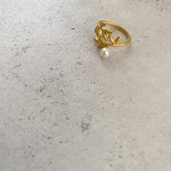 Hug Pearls ring＃8~9Free　アコヤパールリング・指輪　パール4.5ｍｍ (Leafの画像