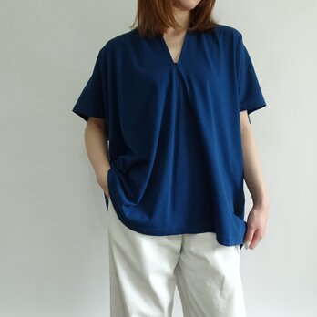 大人の夏服／スリットネック天竺プルオーバー＜ニュアンスブルー＞の画像