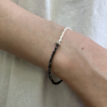 バイカラーのカレンシルバーブレスレット