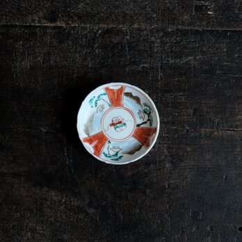 見込みに巻物◆素朴な風景図　瀬戸焼　赤絵金彩小皿　骨董/antiques 器　古美術　明治〜大正期の画像