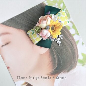 向日葵とピンクの薔薇のヘアクリップ　グリン　緑色　黄色　イエロー　結婚式　ウェディング　お出掛け　発表会　ヘアクリップ　髪飾り　の画像