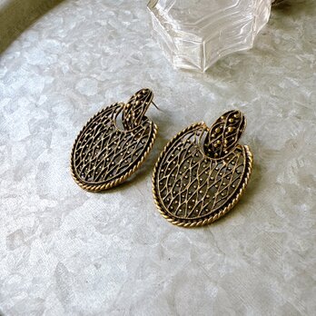 P690-ヴィンテージピアス U.S.A. 1970s Gold Tone Filigree Danglingの画像