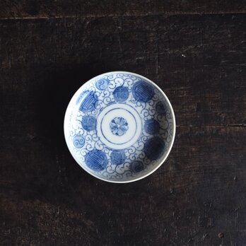 唐草尽くし◆福や寿や太極図。瀬戸焼　唐草文印判小皿　骨董・antiques 丁寧な暮らしに。古道具　大正~昭和初期の画像