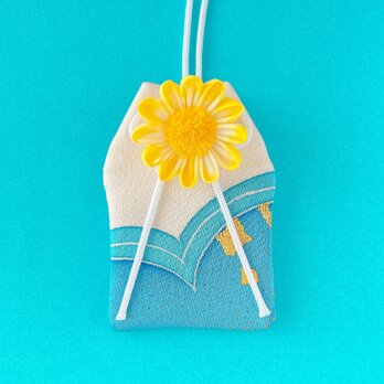 （向日葵と海辺の記憶）元巫女が作る花のお守り袋