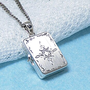 遺骨入れ＆ロケットペンダント（写真入れ兼用）銀製/手彫り/天然サファイア入り/　誕生石選択可能 『角型』　