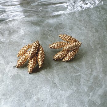 YS78-SARAH COVENTRY サラコベントリー Gold tone grainy textured botanicalの画像