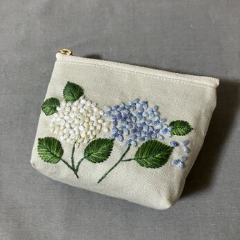 手刺繍 ミニポーチ あじさいカタツムリカードコイン 小物入れリネン 薄鶯色 ハンドメの画像