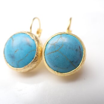 新作「Turquoise」の世界でひとつの天然石ピアスの画像