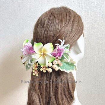 黄緑のプルメリアとオーキッドのヘッドドレス　リゾ婚　海外挙式　結婚式　ウェディング　花嫁ヘア　プルメリア　ヘッドパーツ　髪飾り　の画像