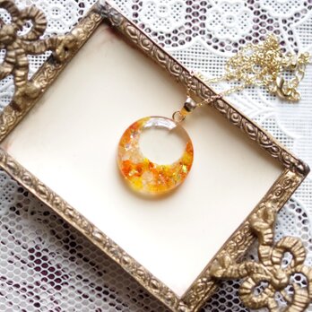 レジンアート　ラウンドペンダント〈太陽に焦がれて〉