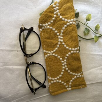 ハンドメイド♡メガネケース♡北欧サークル刺繍イエロー♡♡普通タイプの画像