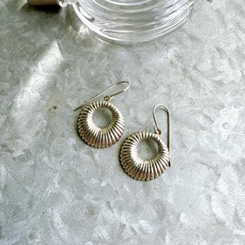 PA390-【AVON】エイボン・ヴィンテージピアス 1980s Silver Ribbed Circle Hoopsの画像