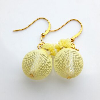 黄色いビーズ　ピアス　ハンドメイド