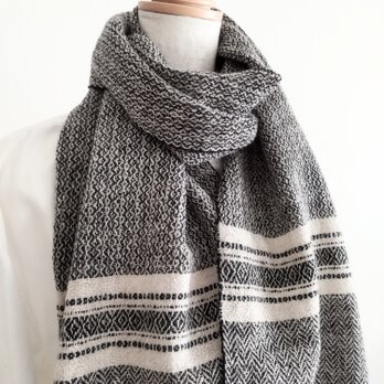 杉の葉と雨粒のマフラー