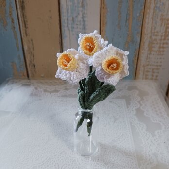 水仙モチーフ 3本 ミニ瓶付き　ハンドメイド