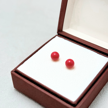 ラス1 7mm シンプル コーラル/珊瑚  K18 ピアス - petitMの画像