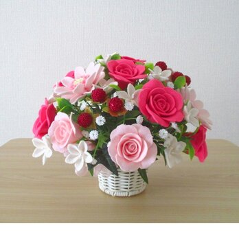 【SALE】フェルトの花＊薔薇とガーベラと野イチゴのポット＊フェルトフラワーアレンジメントの画像