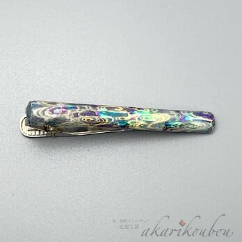 螺鈿ネクタイピン 漆 瑠璃色螺鈿 金沢箔 流水紋様 漆アクセサリーの画像