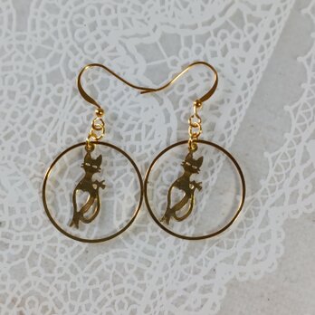 猫のメタルパーツとリングパーツのピアス