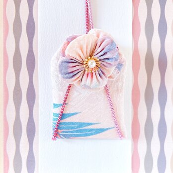 （稜線の祈り）元巫女が作る花のお守り袋の画像