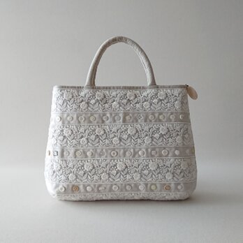 indian ribbon & button linen toteの画像
