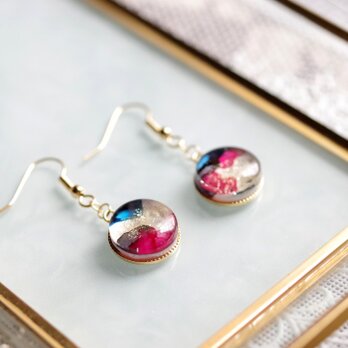 レジンアート　ラウンドピアス〈安息の聖母子〉