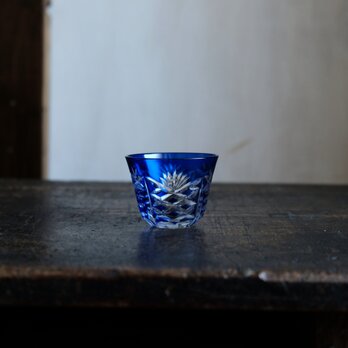 冷酒を飲みたくなる◆切子ガラス猪口　酒器　ブルー　暮らしに。昭和後期以降の画像
