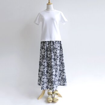 国産リップル生地＊真夏のキュロットスカート（black&white flowers）の画像