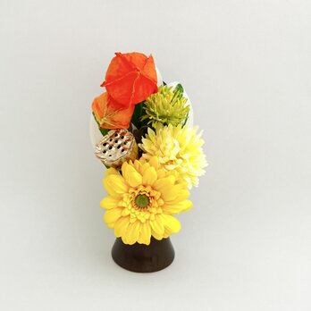 ホオズキの入った仏花