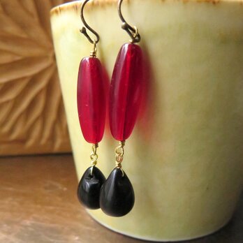 アンティーク　ウェディングビーズ　雫　黒　＋　ボヘミアン　赤　ピアス＆イヤリング　百世 momotose（西）