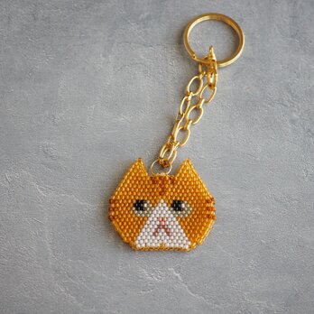 ビーズの茶トラ猫のバッグチャーム【受注】