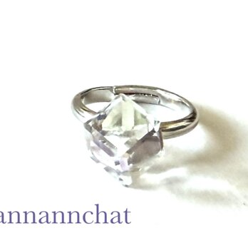 【ビンテージ　オーストリア製 swarovski  クリスタル　ラベンダー　大粒　 斜めキューブ　リング】の画像