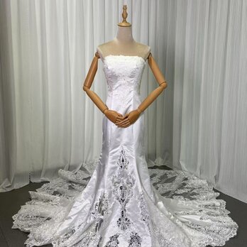 ウェディングドレス ベアトップ マーメイドライン 流れる透け花レース 華やかなトレーン 結婚式