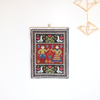 スウェーデンで見つけた手刺繍のタペストリー No.6016