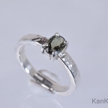 モルダバイトのリング