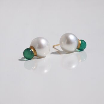 パールとグリーンオニキスの金継ぎパール[ピアス]　淡水パール　緑瑪瑙　金継ぎ　アレルギーフリー
