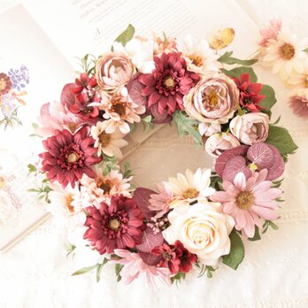 デイジーとローズ ガーベラのバーガンディー 冬リース クリスマス