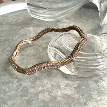 B164-ヴィンテージブレスレット U.S.A. Gold Tone Rhinestone Wavy Braceletの画像