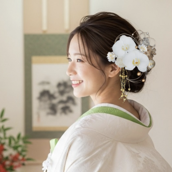胡蝶蘭と枝垂れパールの髪飾り　No.WK32 成人式　卒業式　結婚式　成人式髪飾り　ヘアアクセサリー　髪かざり　振袖　花嫁