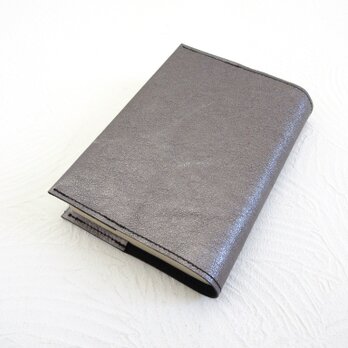 文庫本サイズ♪《ゴートスキン》シンプルイズベスト・一枚革のブックカバー・ガンメタ・0849