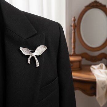 リボンウィング 光沢シルバー ブローチ【ebro22-OR】