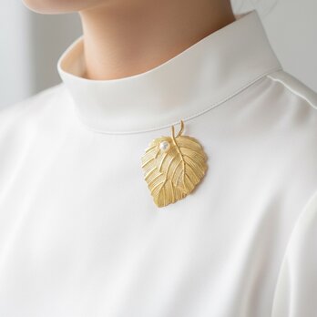 パール付きリーフブローチ【ebro26】